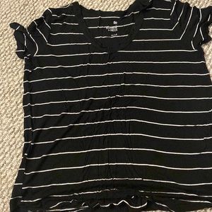 striped stretchy v neck tshirt